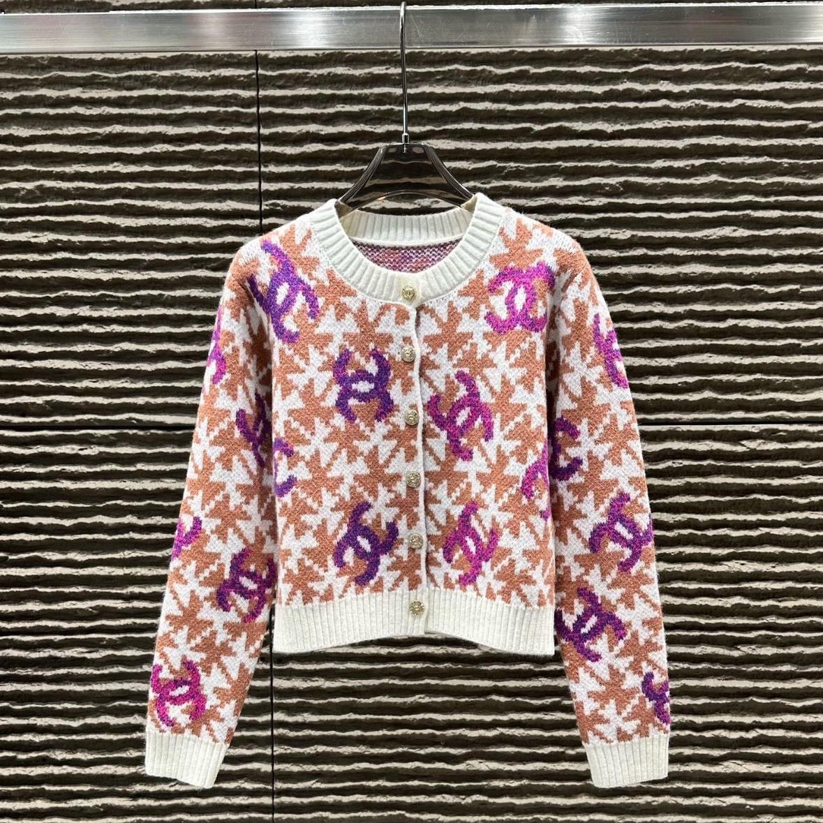 Domaine Villa Resort Sweater