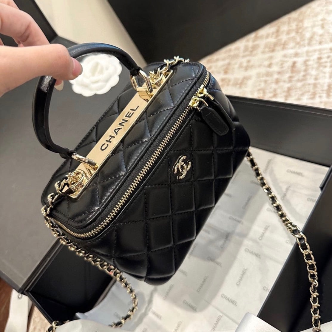 Bakhaw Beach Resort Purse