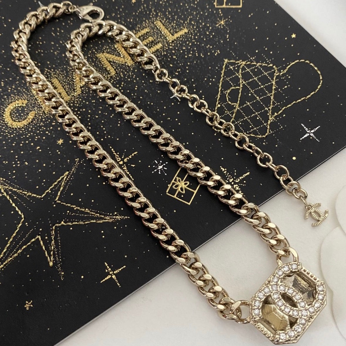 Le Sereno Resort Necklace