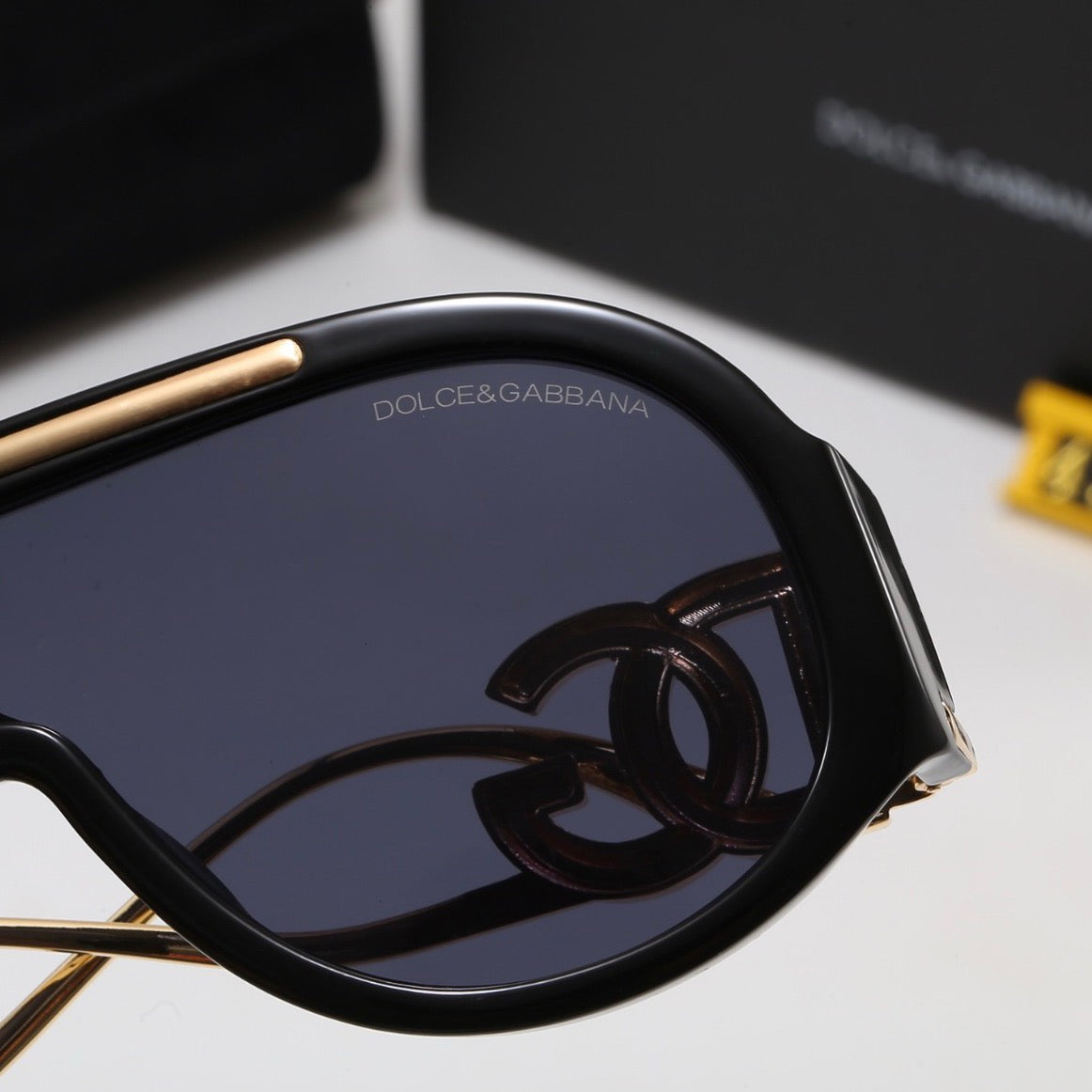 Haadtien Beach Resort Sunglasses
