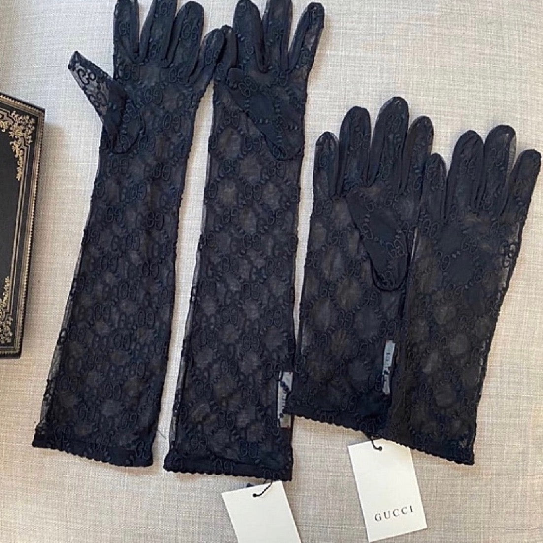 Caramel Cookie Gloves