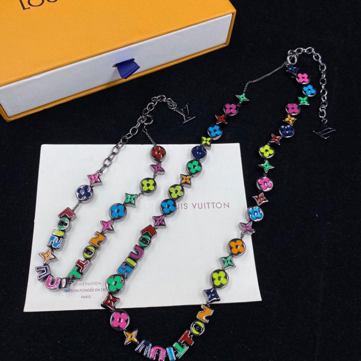 Druif Beach Resort Necklace & Bracelet