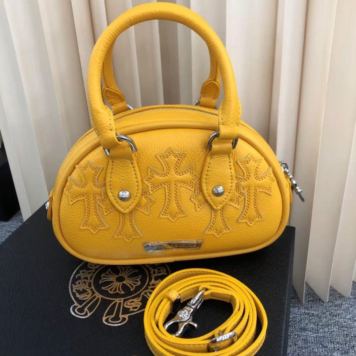 La Haut Resort Purse