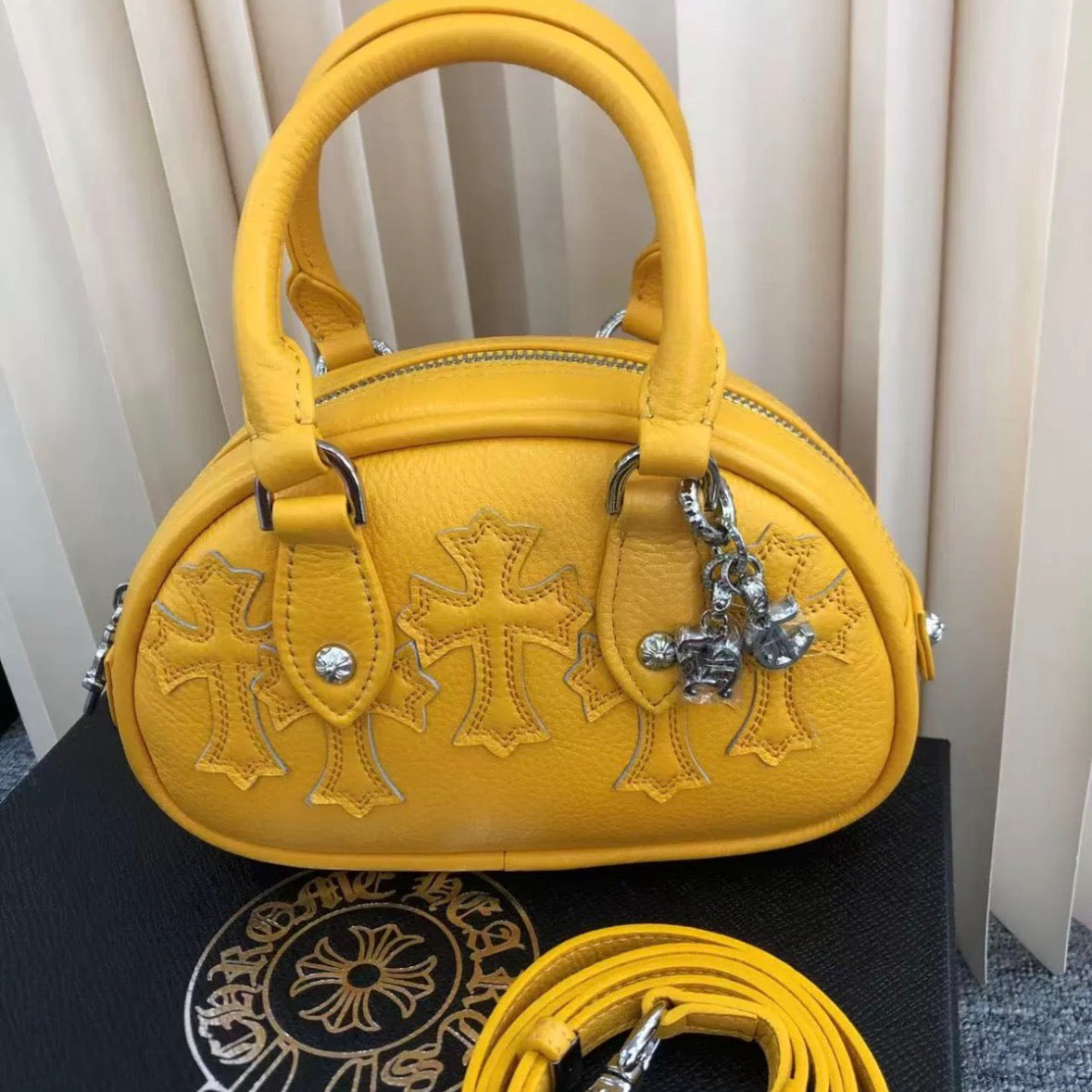 La Haut Resort Purse