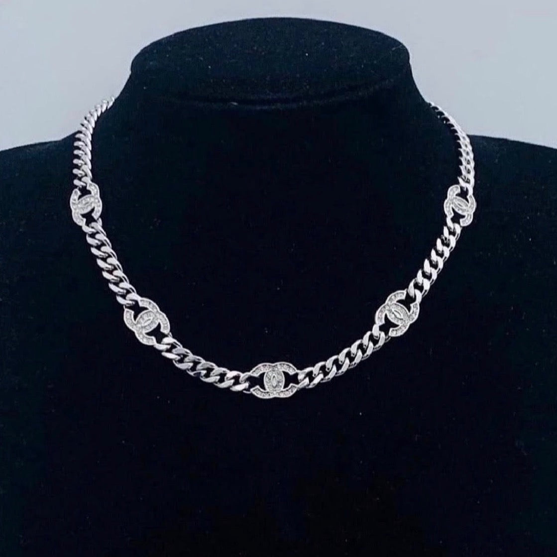 Rumah Kayu Resort Necklace