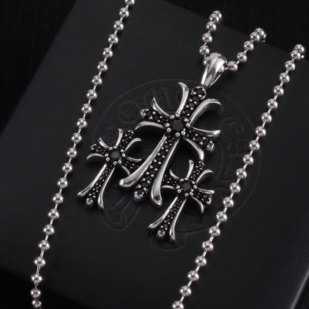 Tet Rouge Resort Necklace
