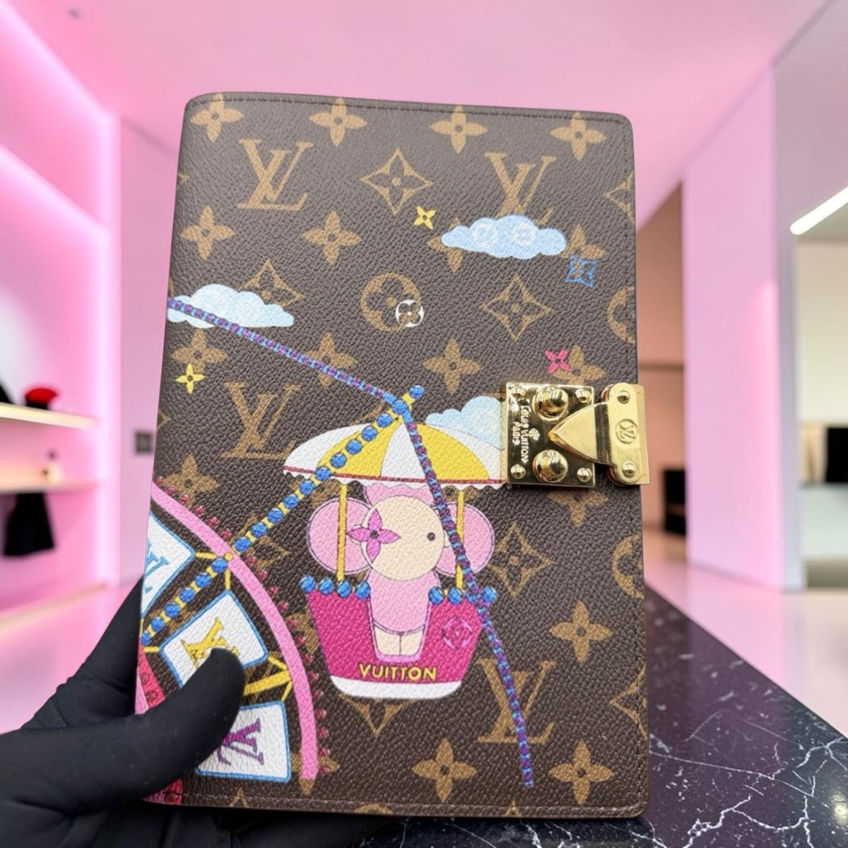 Le Méridien Mina Resort Notebook